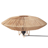 Lampada da tavolo con base in ferro e paralume in paglia naturale stile boho