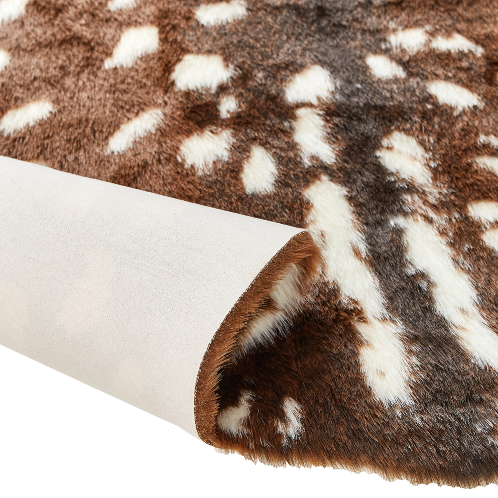 Tappeto moderno in pelliccia sintetica con stampa di animale marrone 130 x 170 cm salotto camera da letto