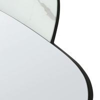 Specchio da parete bianco 80 x 117 cm Effetto marmo Specchio decorativo da parete Stile moderno da appendere