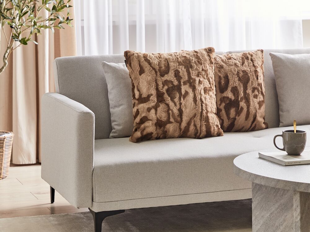 Set di 2 cuscini decorativi in pelliccia sintetica marrone 45 x 45 cm divano