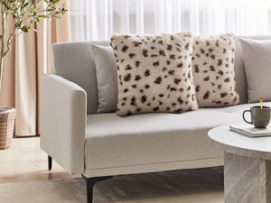 Set di 2 cuscini decorativi in pelliccia sintetica beige chiaro 45 x 45 cm Morbidi e soffici cuscini