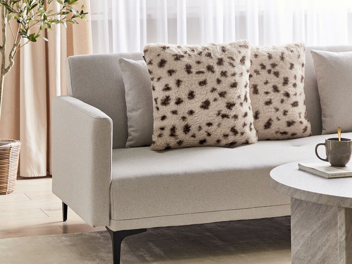 Set di 2 cuscini decorativi in pelliccia sintetica beige chiaro 45 x 45 cm Morbidi e soffici cuscini