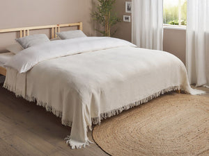 Copriletto bianco sporco in tessuto di cotone 220 x 240 cm con frange Coperta decorativa Biancheria da letto design classico Camera da letto