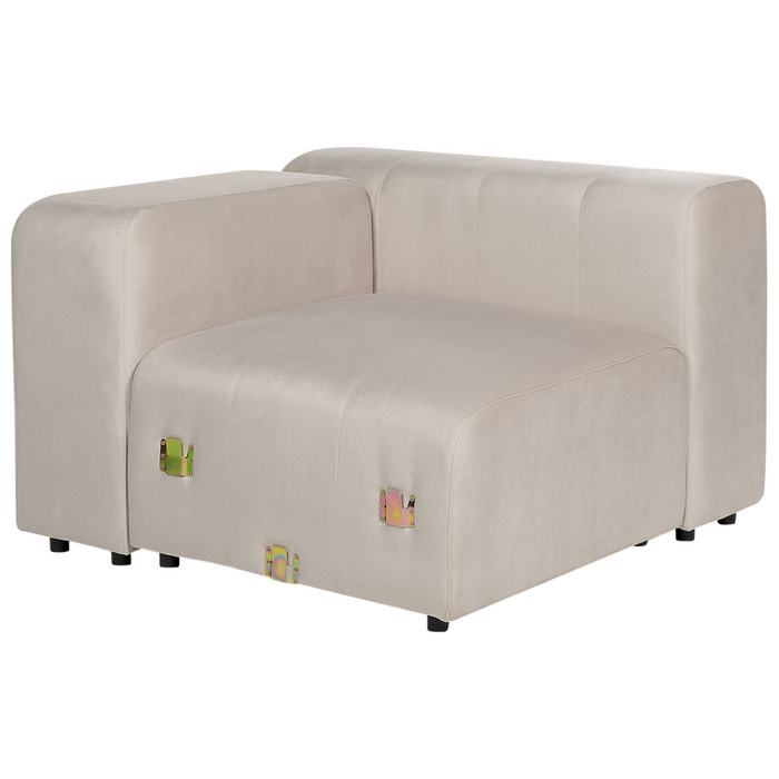 Divano componibile a 3 posti con pouf rivestito con velluto beige stile moderno