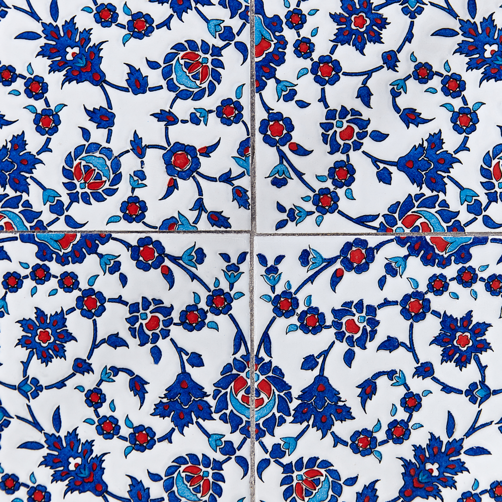 Set di 2 sedie da esterno in metallo pieghevoli con motivo a mosaico blu e struttura in ferro nero stile vintage