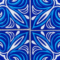 Set di 2 sedie da esterno in metallo con motivo a mosaico blu e struttura in ferro pieghevole nero stile vintage