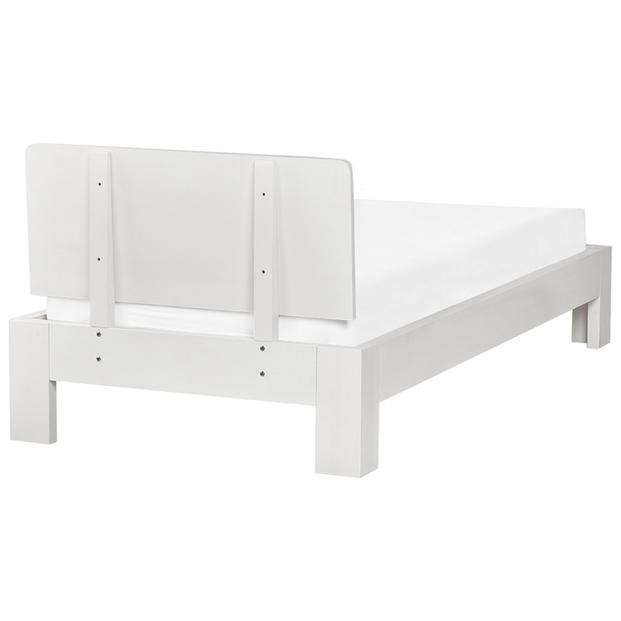 Letto in legno di pino bianco Dimensioni singole 90 x 200 Testiera a doghe minimalista