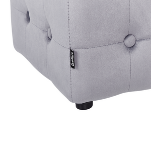 Pouf a forma di  Cubo in velluto grigio con bottoni tappezzeria trapuntata