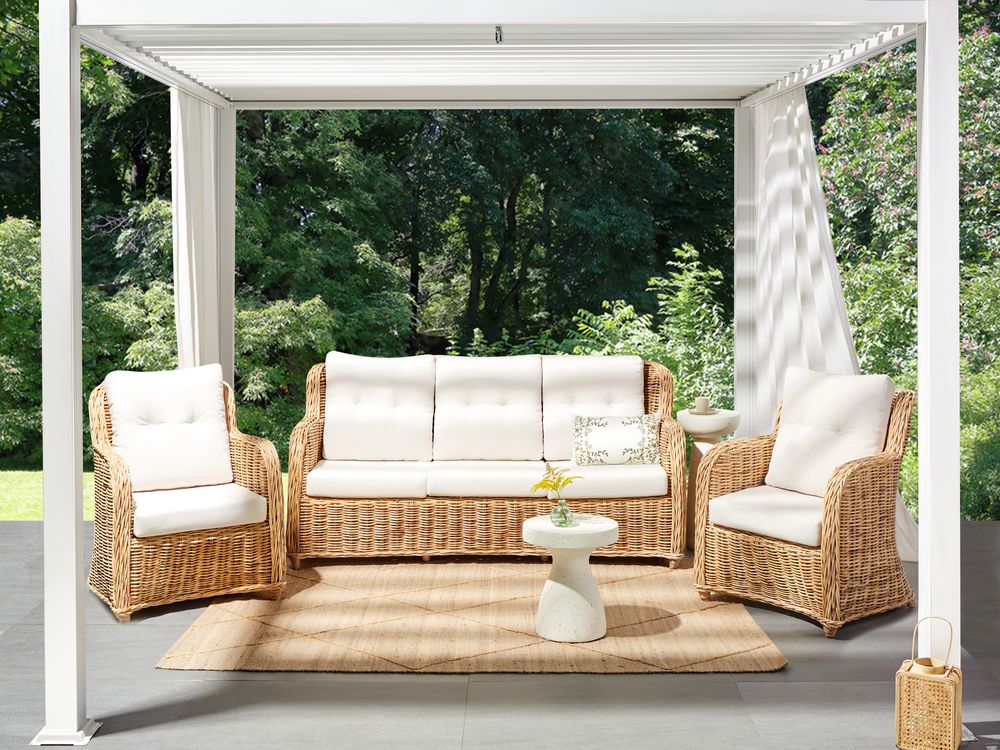 Set da giardino in rattan naturale divano a 3 posti 2 poltrone cuscini bianchi elegante chic esterno