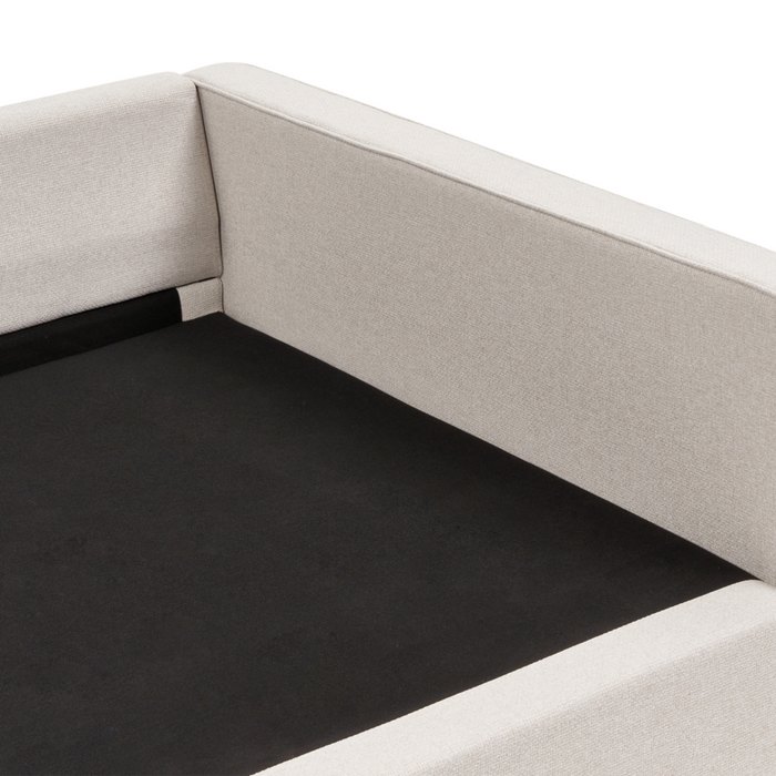 Divano in tessuto beige 3 posti con braccioli e gambe in legno stile moderno