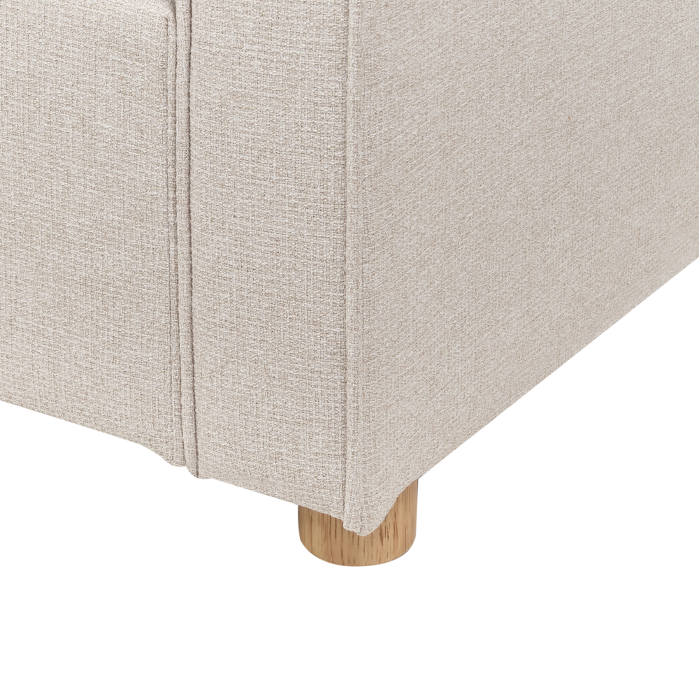 Divano in tessuto beige 3 posti con braccioli e gambe in legno stile moderno