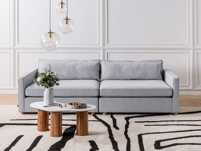 Divano in tessuto grigio 3 posti con braccioli e gambe in legno stile moderno