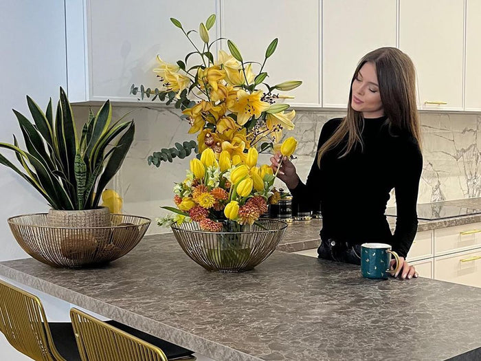 Vassoio decorativo in metallo dorato vassoio d'accento Design traforato