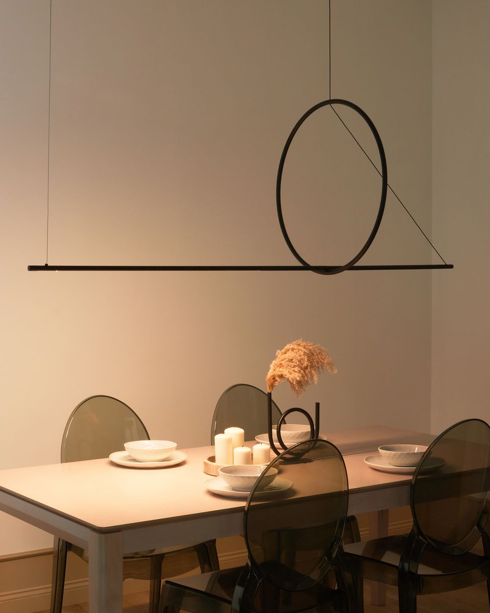 Lampada a sospensione LED in metallo nero  dal Design geometrico stile moderno