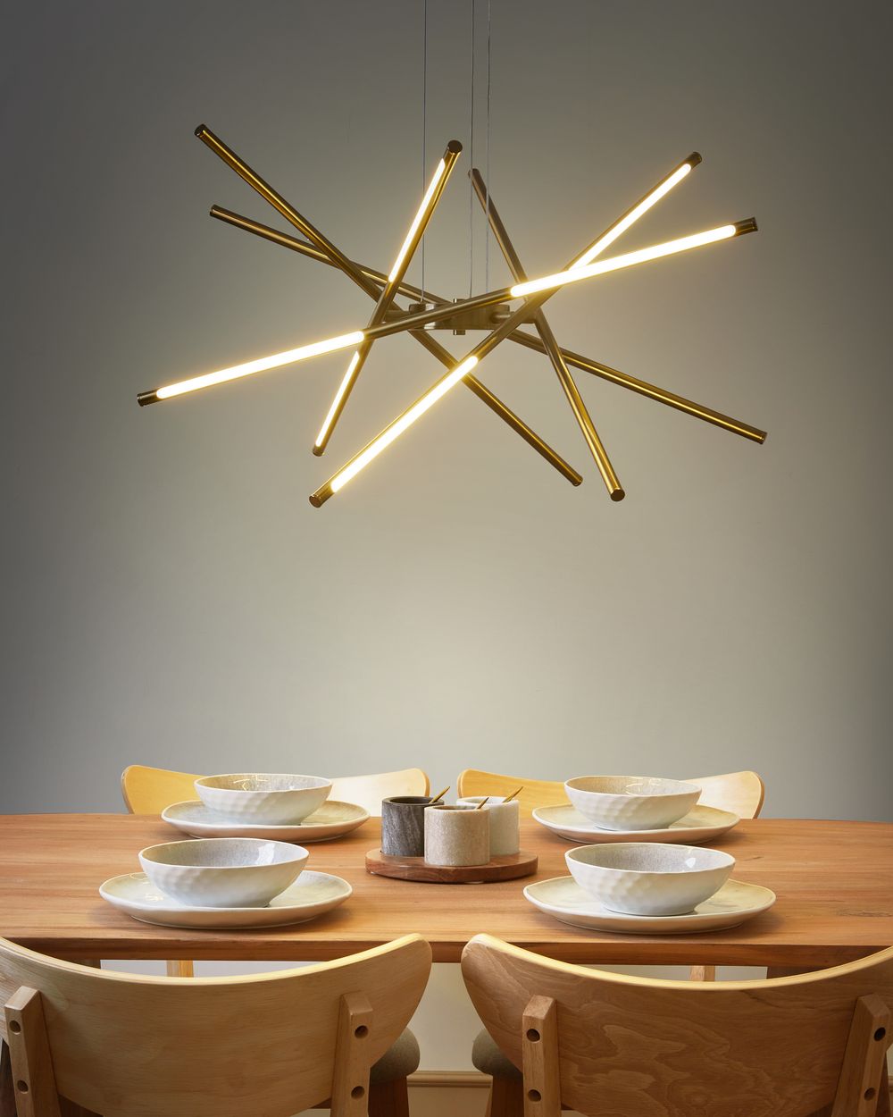 Lampada a sospensione LED in metallo dorato dal Design geometrico stile moderno