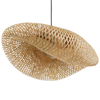 Lampada a sospensione in bambù intrecciato luce naturale stile contemporaneo