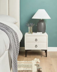 Comodino Boucle bianco sporco gambe in metallo nero con 2 cassetti portaoggetti Comodino