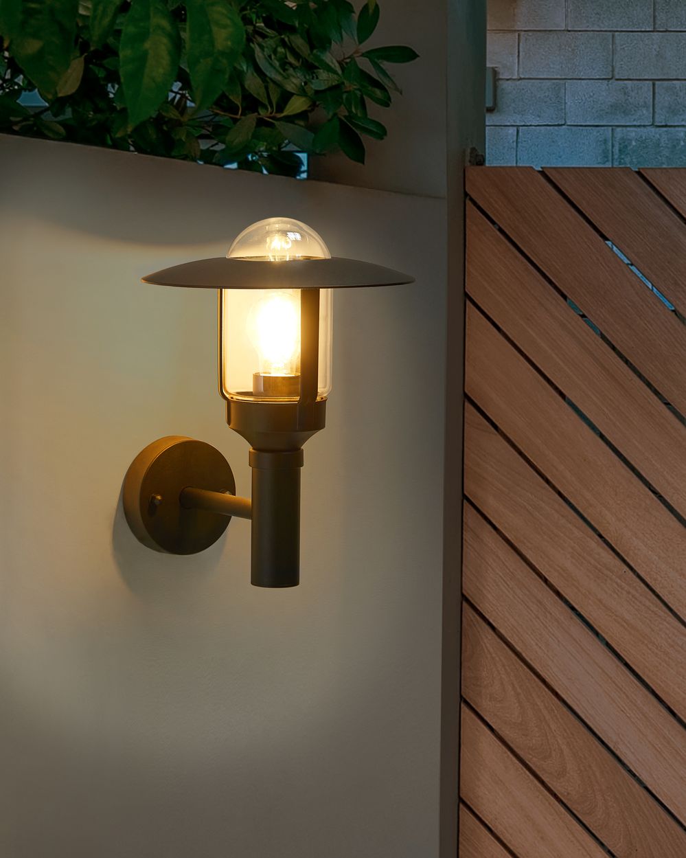 Lampada da parete per esterni Lampada a stelo nera Metallo alluminio vetro opaco Design moderno Giardino Patio