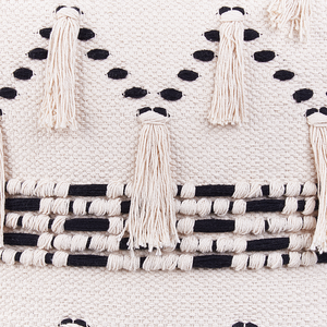 Pouf beige con nappe decorative in maglia di cotone Nero Boho Design