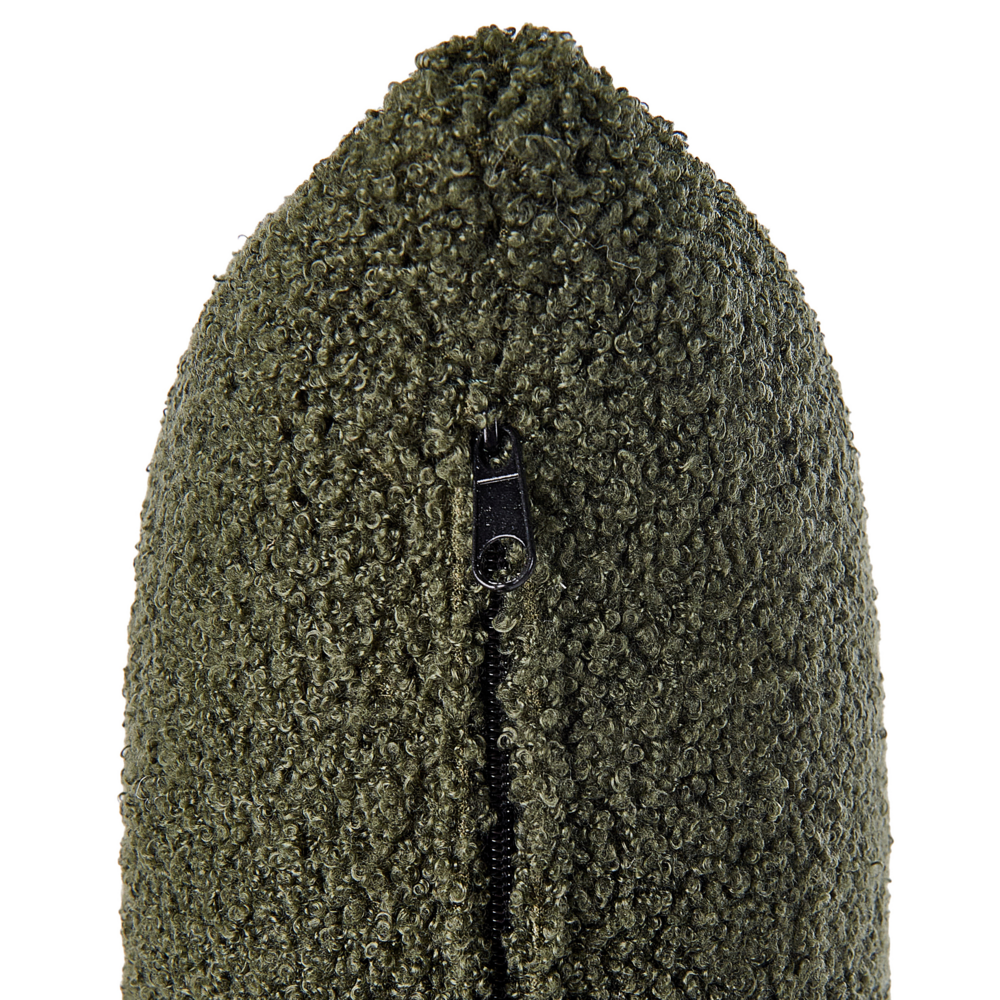 Poltrona da salotto con schienale curvo boucle verde scuro stile glam elegante soggiorno