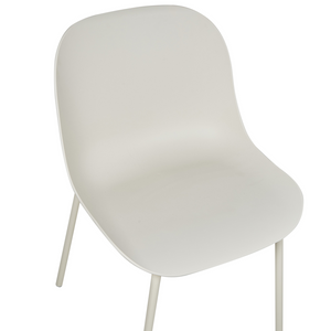 Set di 2 sedie da pranzo in plastica beige chiaro con gambe in metallo stile moderno