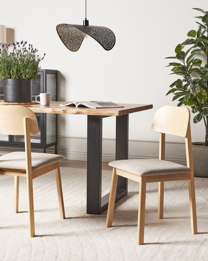 Set di 2 sedie da pranzo Struttura in legno di gomma chiaro Seduta in tessuto poliestere taupe Senza braccioli Design retrò