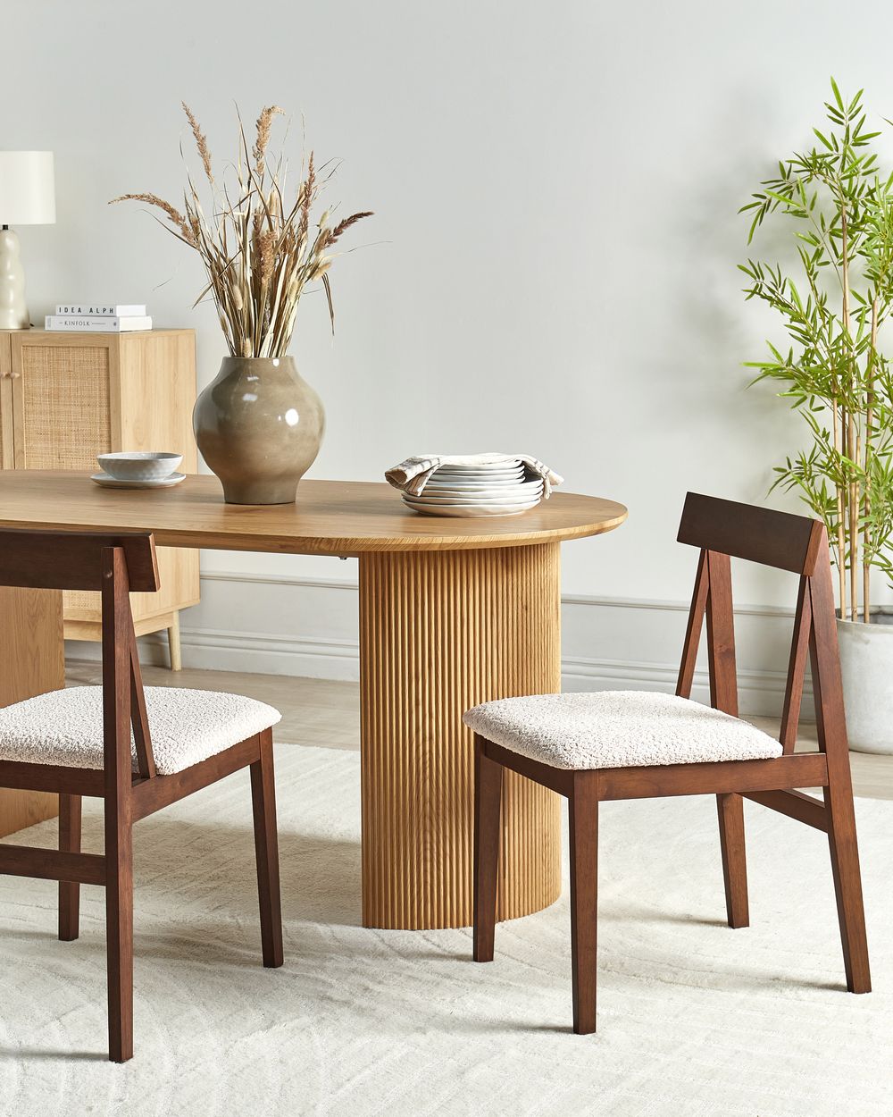 Set di 2 sedie da pranzo Struttura in legno di gomma scuro Seduta in bouclé beige Design retrò senza braccioli