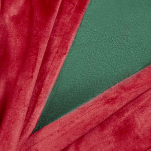 Set di 2 cuscini decorativi in tessuto di velluto verde e rosso con motivo di regalo di Natale 45 x 45 cm Accessorio decorativo