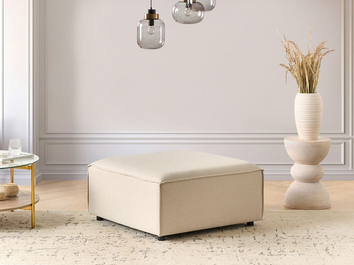 Pouf quadrato imbottito in tessuto beige e gambe nere soggiorno Stile moderno