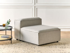 Divano imbottito in tessuto a 1 posto in tessuto grigio chiaro con gambe nere stile moderno