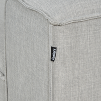 Divano imbottito in tessuto a 1 posto in tessuto grigio chiaro con gambe nere stile moderno