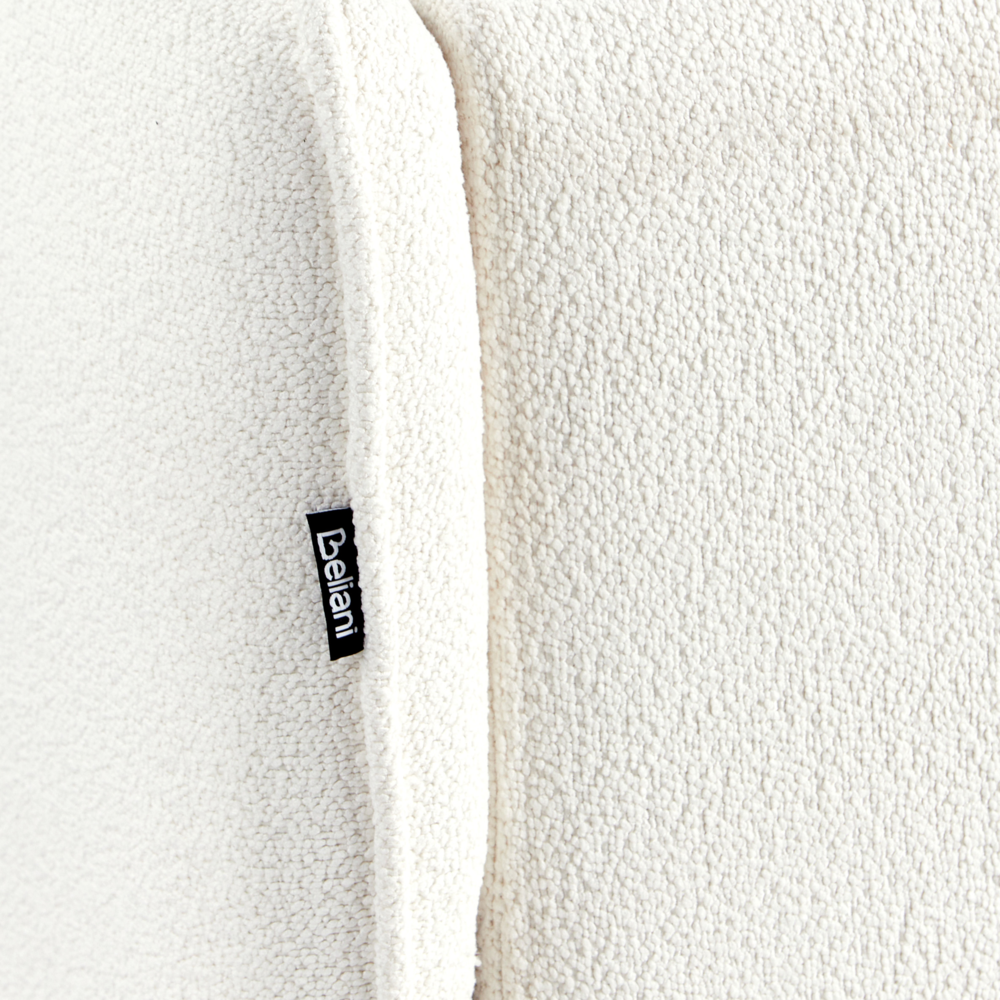 Divano angolare destro Bianco sporco Boucle Gambe in metallo Schienale a cuscino Cuscini sparsi Design moderno