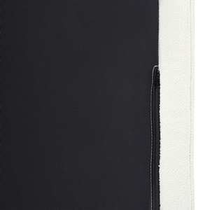 Divano angolare destro Bianco sporco Boucle Gambe in metallo Schienale a cuscino Cuscini sparsi Design moderno