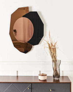 Specchio da parete di forma irregolare in vetro e MDF rosa dorato stile moderno