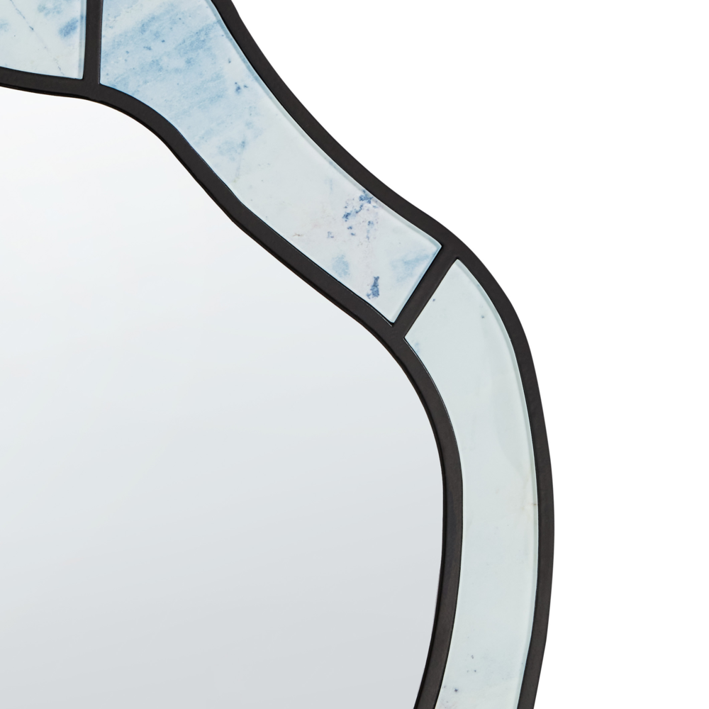 Specchio da parete di forma irregolare e rotonda in vetro e MDF azzurro stile moderno