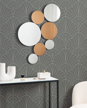 Specchio da parete di forma irregolare e rotonda in vetro e MDF argento e rame stile moderno