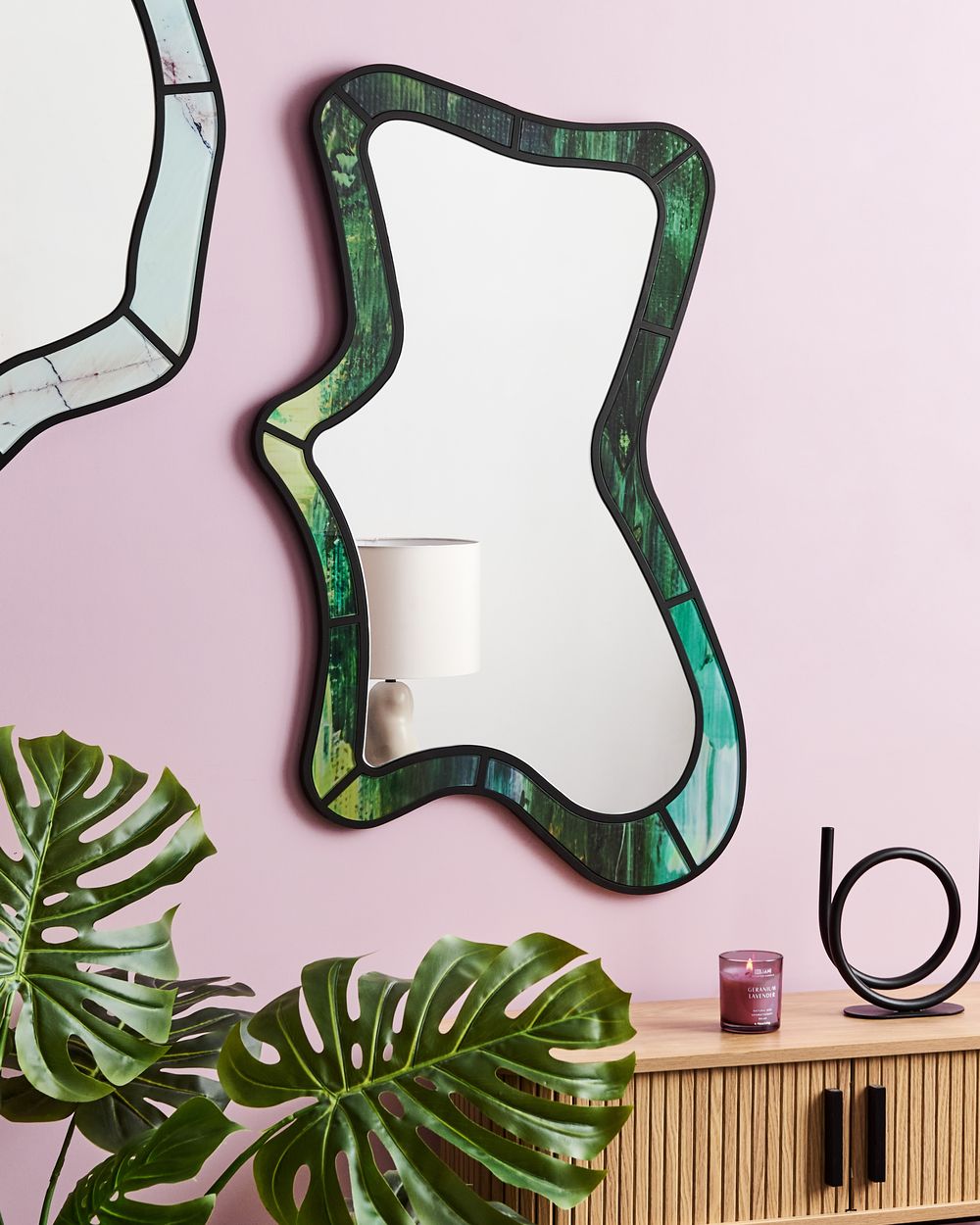 Specchio da parete di forma irregolare in vetro e MDF Verde stile moderno