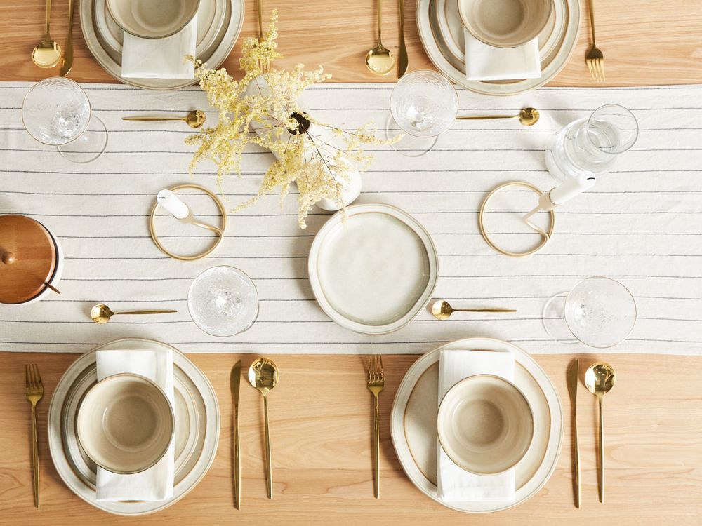 Set di 16 pezzi di gres beige chiaro in porcellana lavorato a mano  Servizio per 4 persone Cucina Sala da pranzo