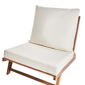 Set di 2 Poltroncine in legno di acacia colore bianco sporco con schienale e cuscini per la seduta Design perfetto per interni ed esterni, che unisce stile moderno e rustico.