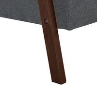 Divano letto moderno in tessuto grigio scuro braccioli in legno scuro gambe trasformabili stile moderno
