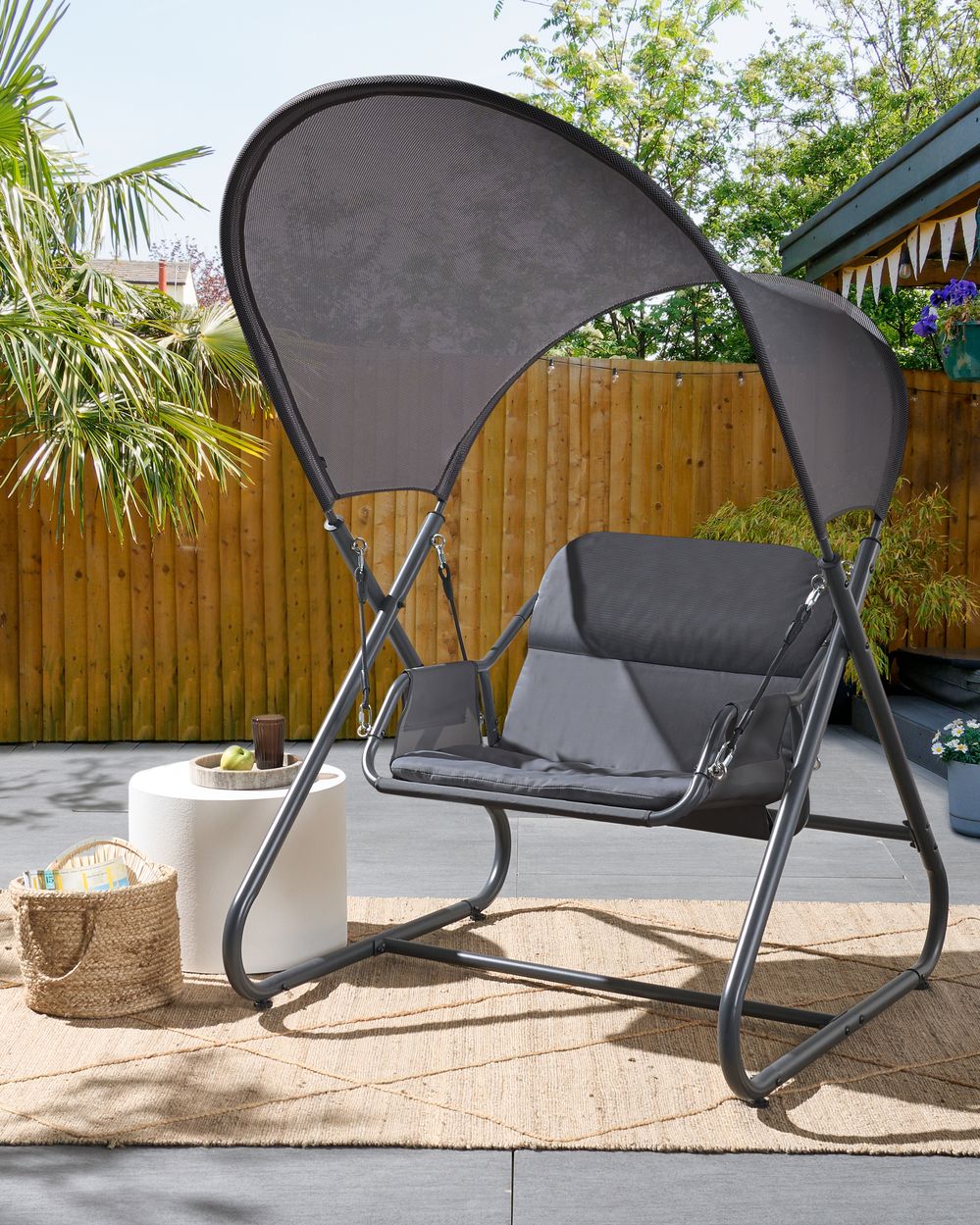 Dondolo da giardino grigio scuro telaio in acciaio 1 posto a sedere per esterni idrorepellente