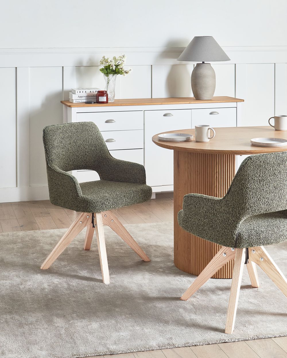 Sedia da pranzo girevole con schienale curvo tessuto boucle verde stile scandinavo