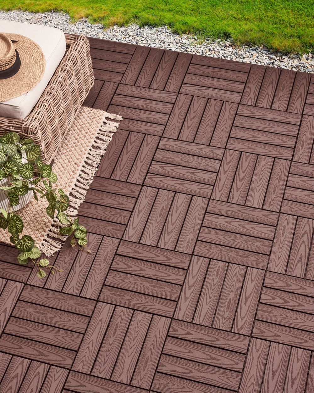 Pavimentazione per esterni marrone piastrelle in composito WPC a incastro resistente