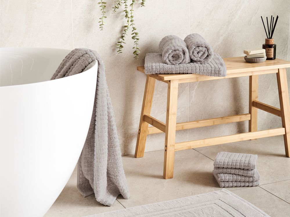 Set di 9 asciugamani Grigio Chiaro in cotone per ospiti Asciugamano da bagno e tappetino da bagno