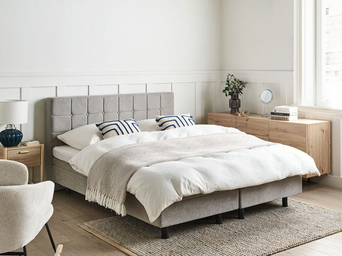 Letto Tessuto di colore Grigio Chiaro Elettrico Regolabile con Telecomando 160 x 200 cm matrimoniale moderno