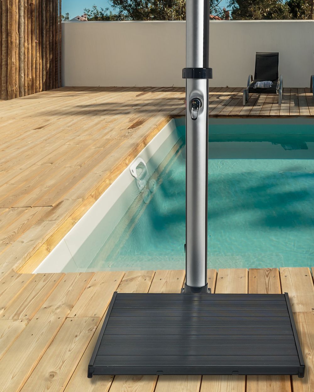 Doccia da giardino a pavimento in PVC nero design moderno