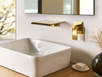 Rubinetto a cascata per lavabo a parete in ottone oro monocomando