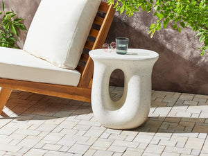 Tavolino in fibra di vetro MgO di forma irregolare bianco sporco Boho Moderno Soggiorno all'Aperto