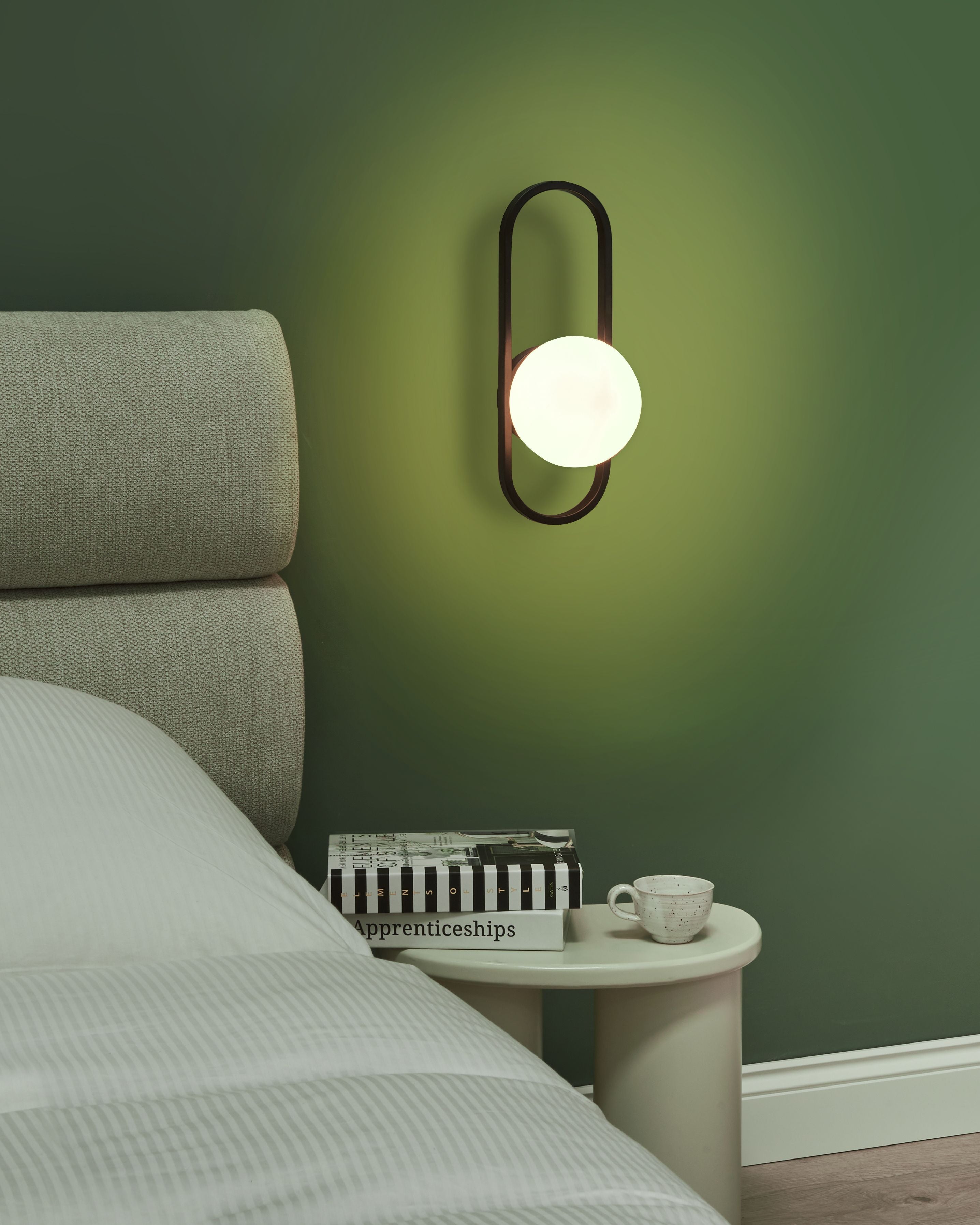 Lampada da parete in vetro opaco Paralume nero stile moderno