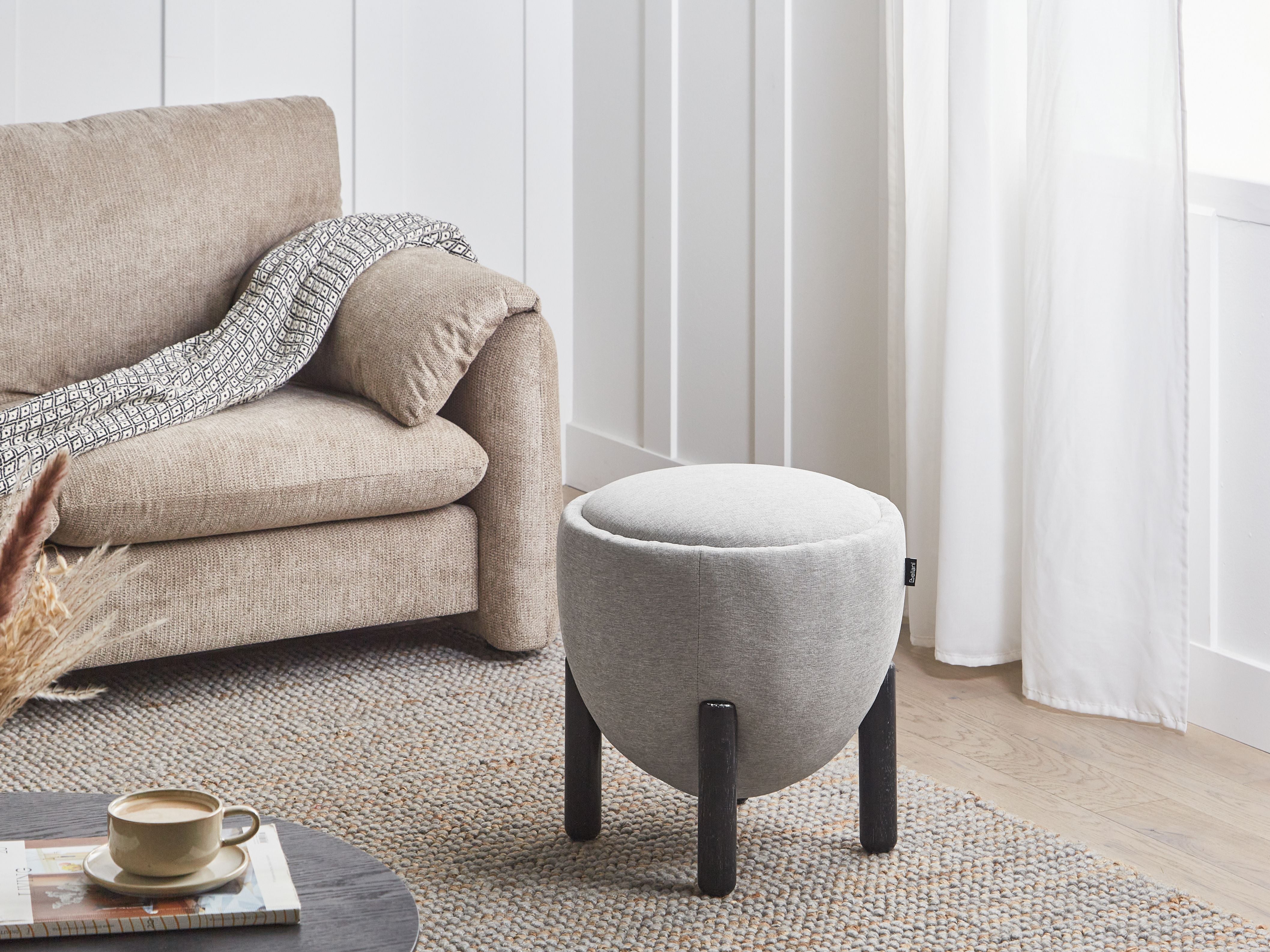 Pouf grigio in poliestere simile al lino Rivestimento in finto lino Gambe in legno Poggiapiedi Accessori per la casa Soggiorno